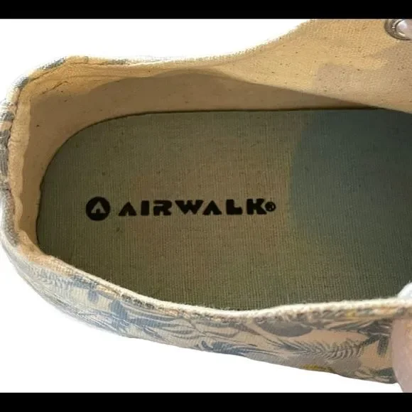 Airwalk Canvas Legacee Sneakers - Picture 9 of 12